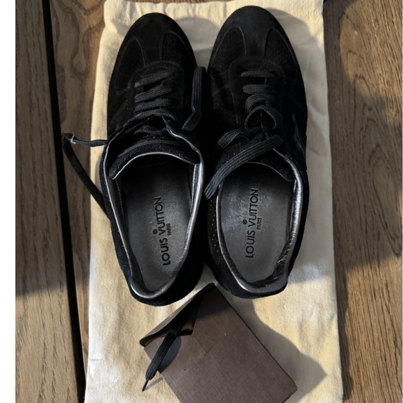 Louis Vuitton Sneakers - Picture 5 of 9